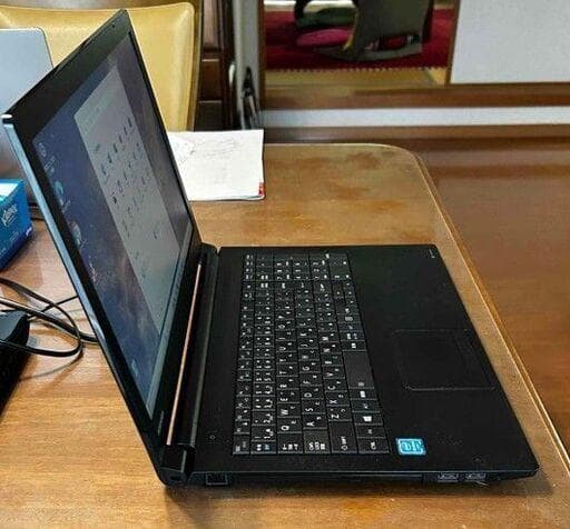 Toshiba 15.6インチ ノートPC ブラック