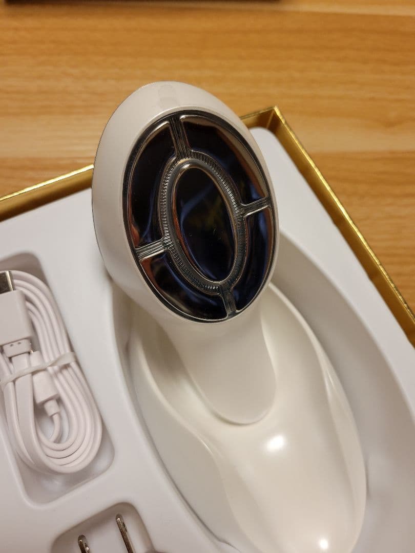 IKKOプラデュース ME ラボン クアンタムパルス美容機器