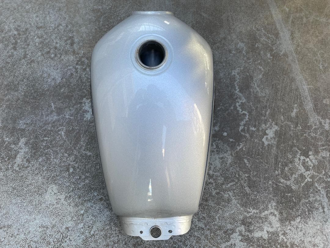 ヤマハ　ブロンコ　ガソリンタンク　シルバー　中古