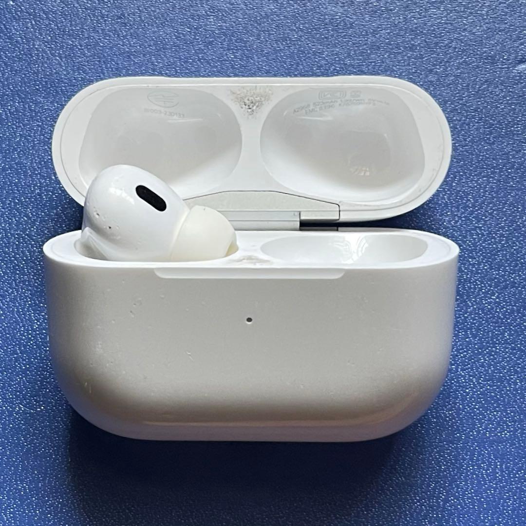 シ*ラ様 AirPods pro A3048 第2世代 タイプC 左耳＋ケースの