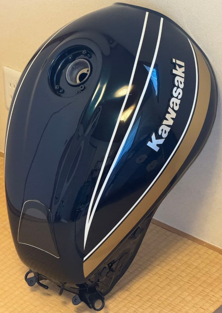 Kawasaki Z900RS 純正タンク キャンディトーンブルー