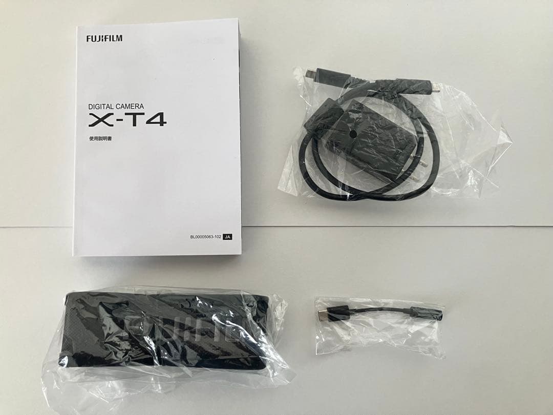 FUJIFILM X-T4 ボディ　撮影回数極少