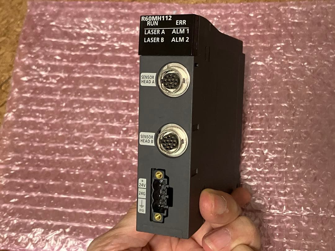 三菱電機　レーザ変位センサコントローラユニット　2セット4入力分