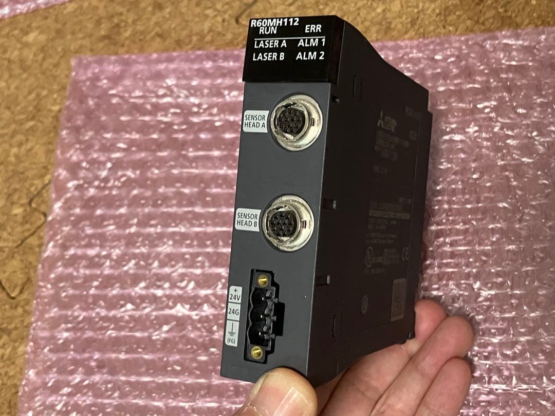 三菱電機　レーザ変位センサコントローラユニット　2セット4入力分