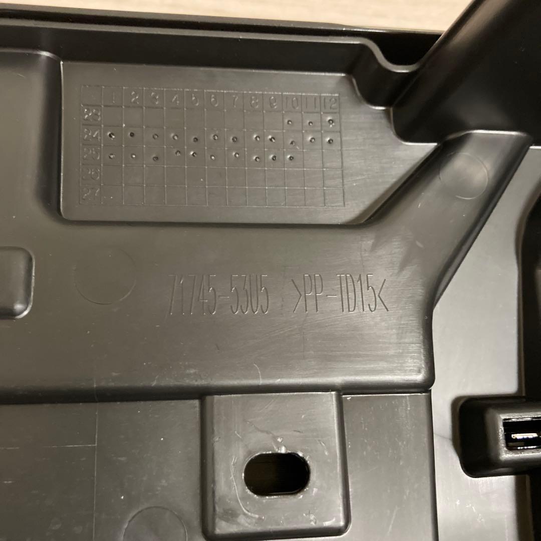 新型 スペーシア カスタム　純正フロントグリル　(新車外し)