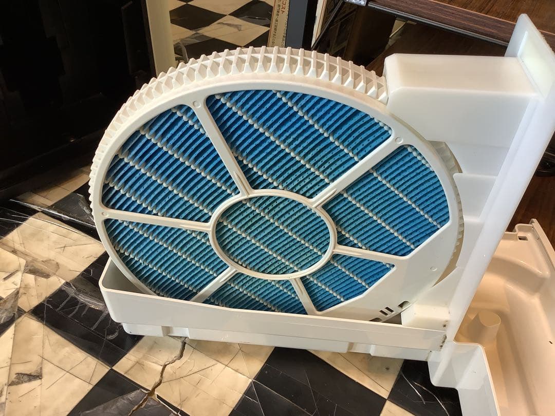 シャープ　KI-LX75-W 加湿空気清浄機 ホワイト系