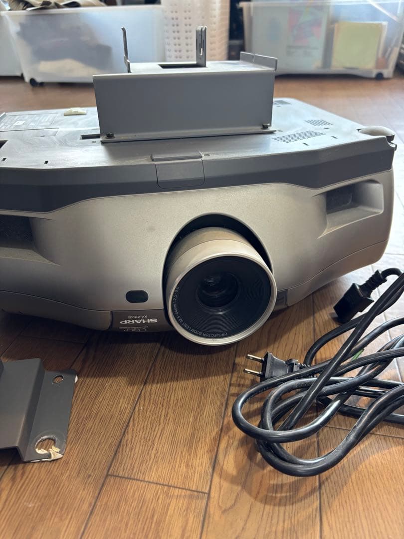 【ジャンク】シアタープロジェクター　SHARP XV-Z11000