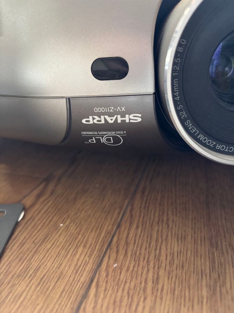 【ジャンク】シアタープロジェクター　SHARP XV-Z11000