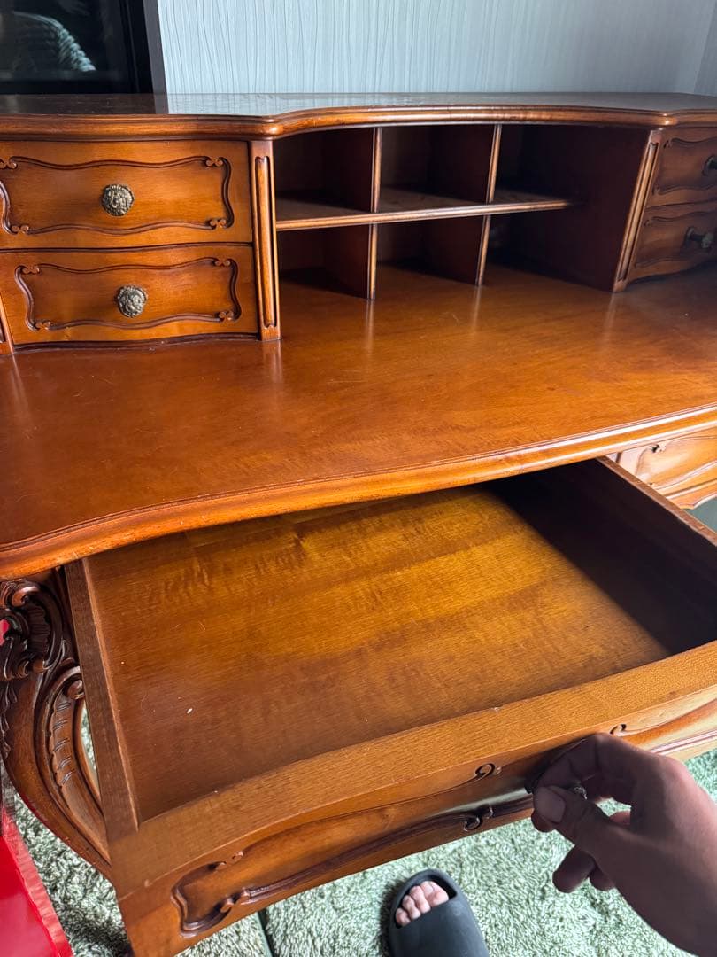アンティーク　 クラシックデザイン 木製デスク