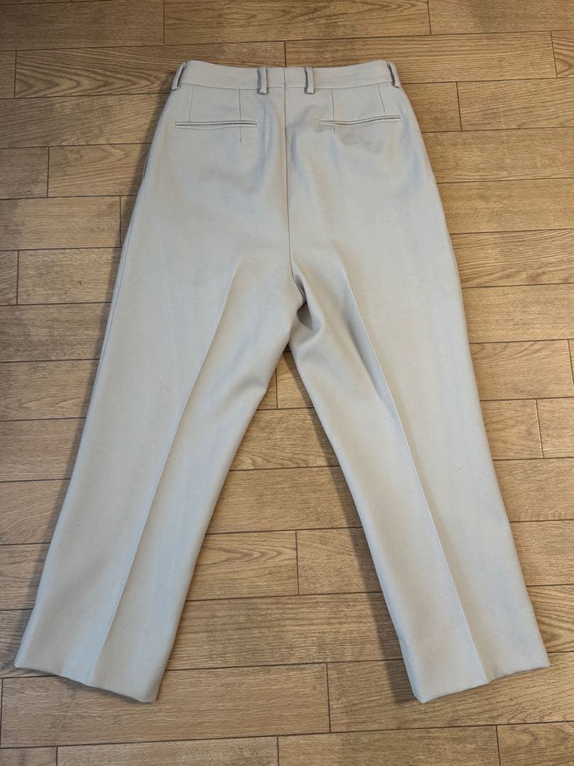 NEAT スタンダード オフホワイト 薄ベージュ　サイズ44