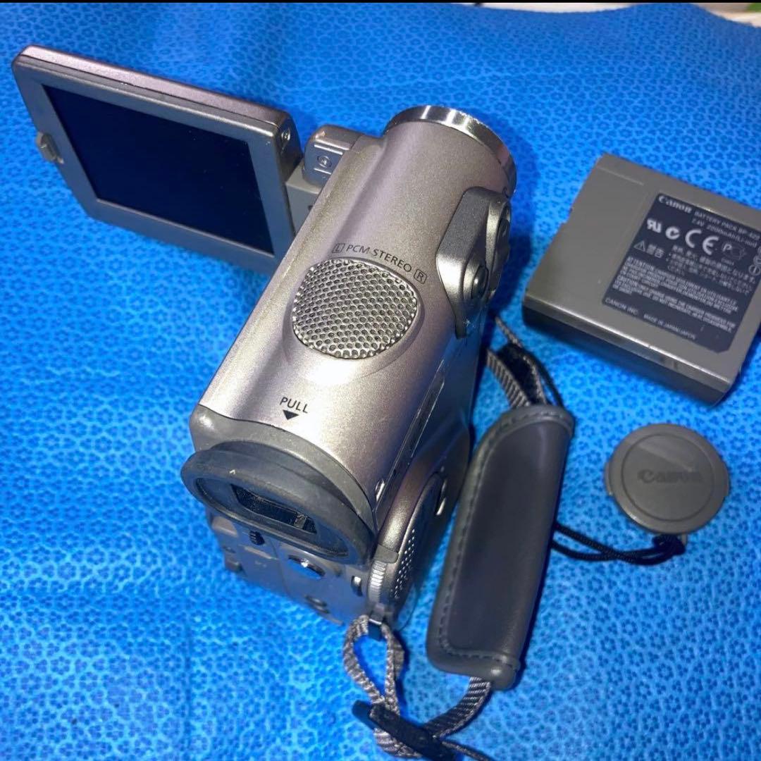 Canon ＩＸＹ　DVデジタルビデオカメラDM-P V２.充電池二個付