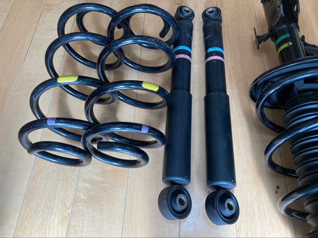 ★AGH30W アルファード ヴェルファイア 純正 サスキット