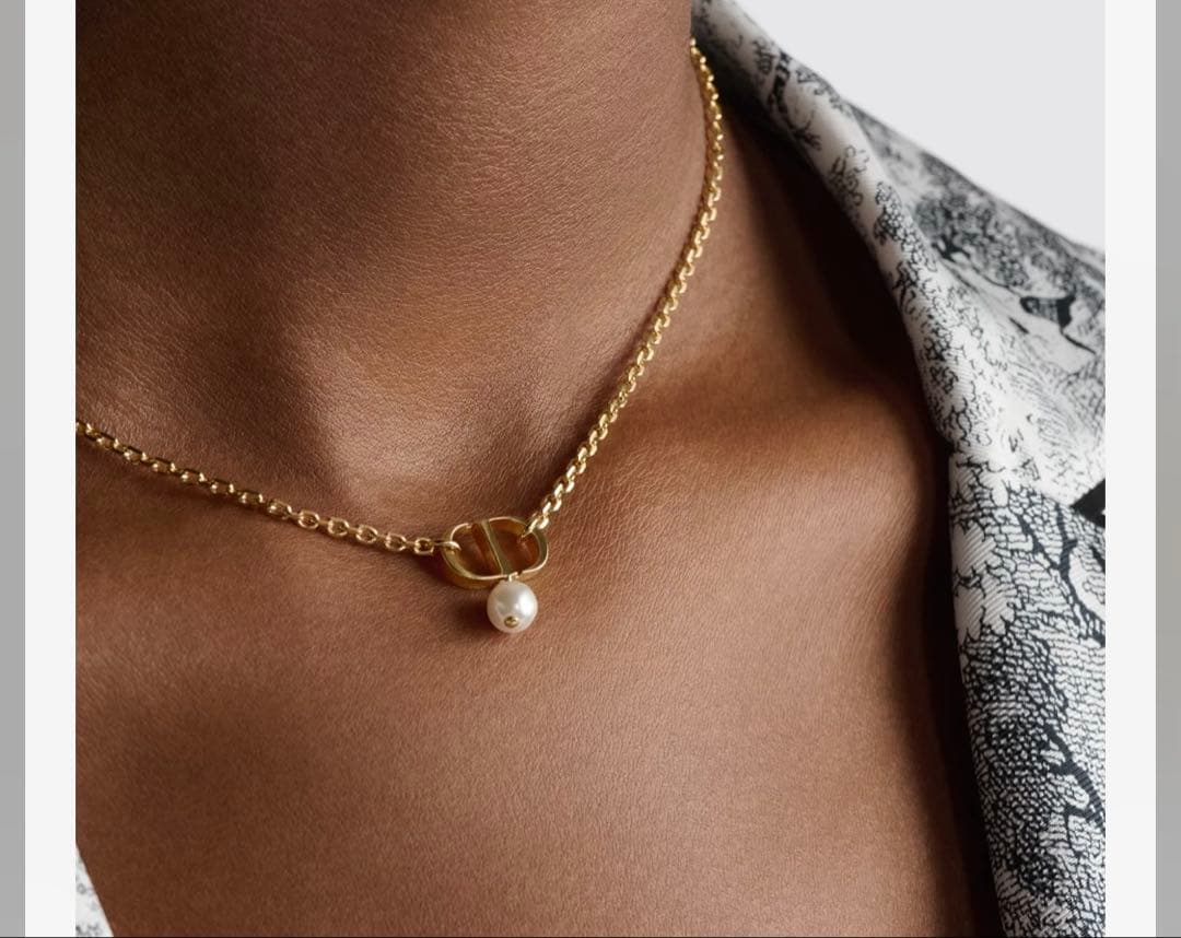 Dior ディオールネックレスロゴ