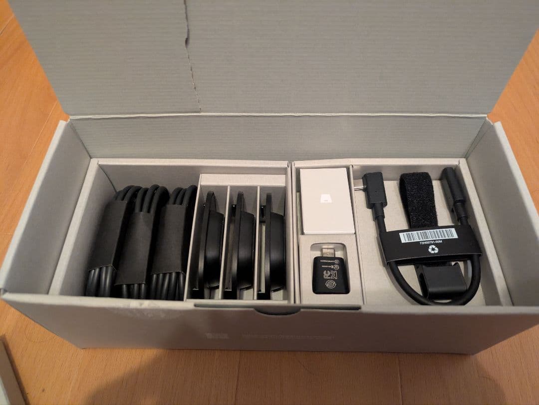 ViveUltimateTracker3個＋ワイヤレスドングル1個