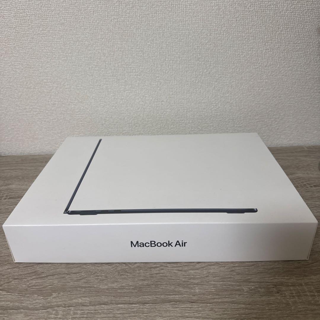 MacBook Air m2 ミッドナイト　まだまだ使用できます。