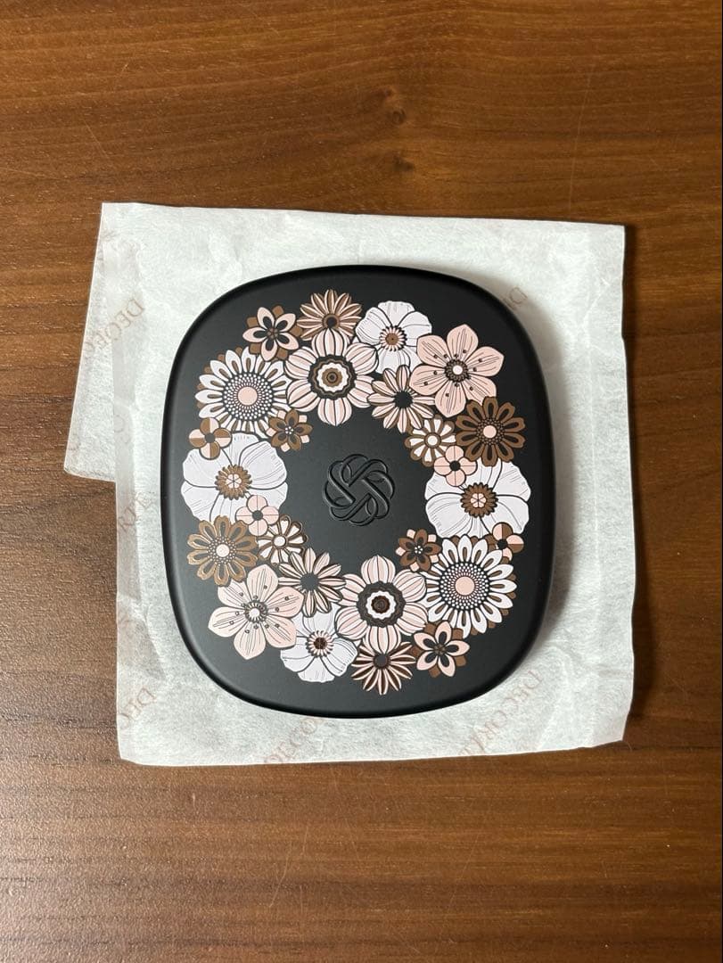 コスメデコルテ クリスマスコフレ 2025 スキンシャドウデザイニングパレット