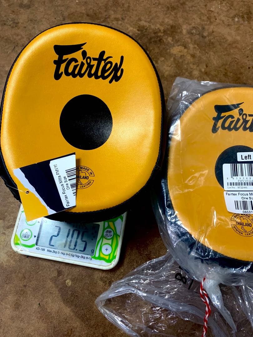 新品 未使用 軽量 小ぶり フェアテックス パンチングミット フォーカスミット