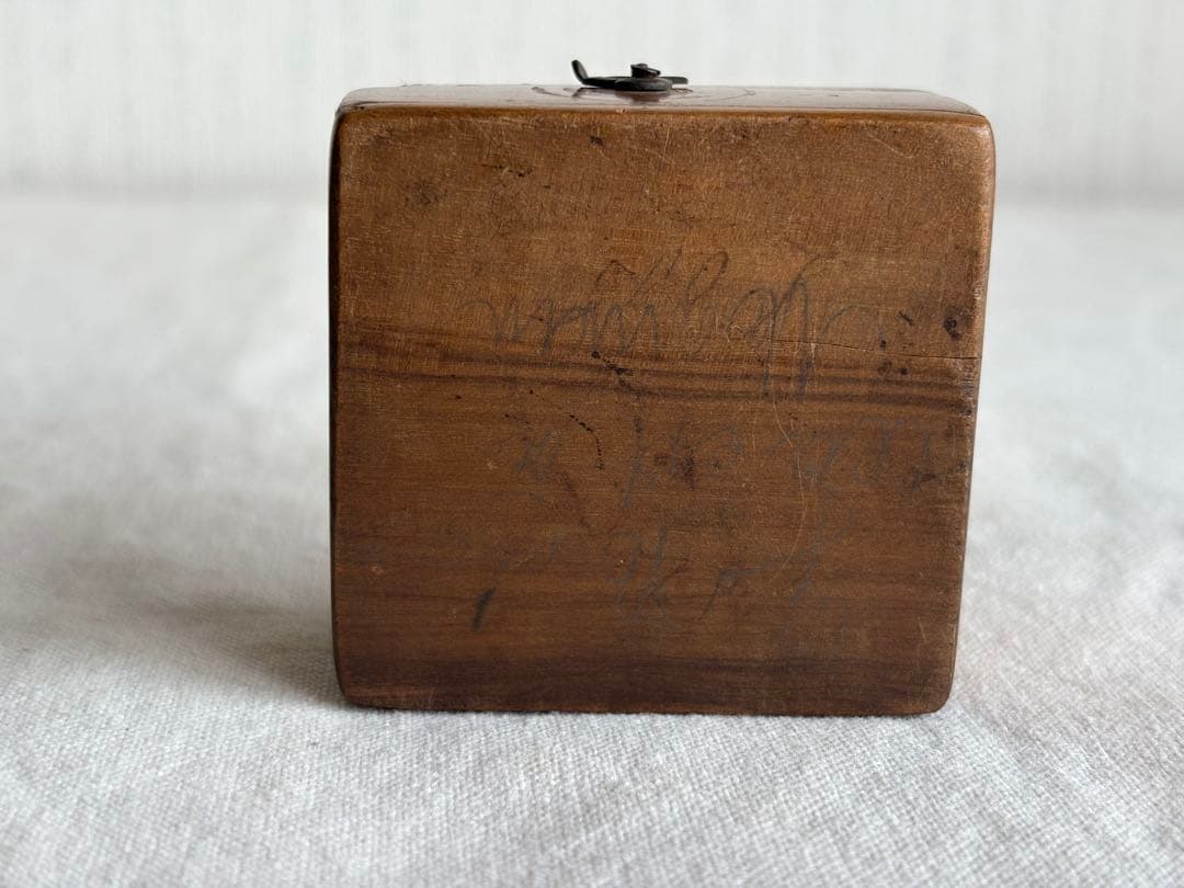 アンティーク　ツバメのモシュリンヌ