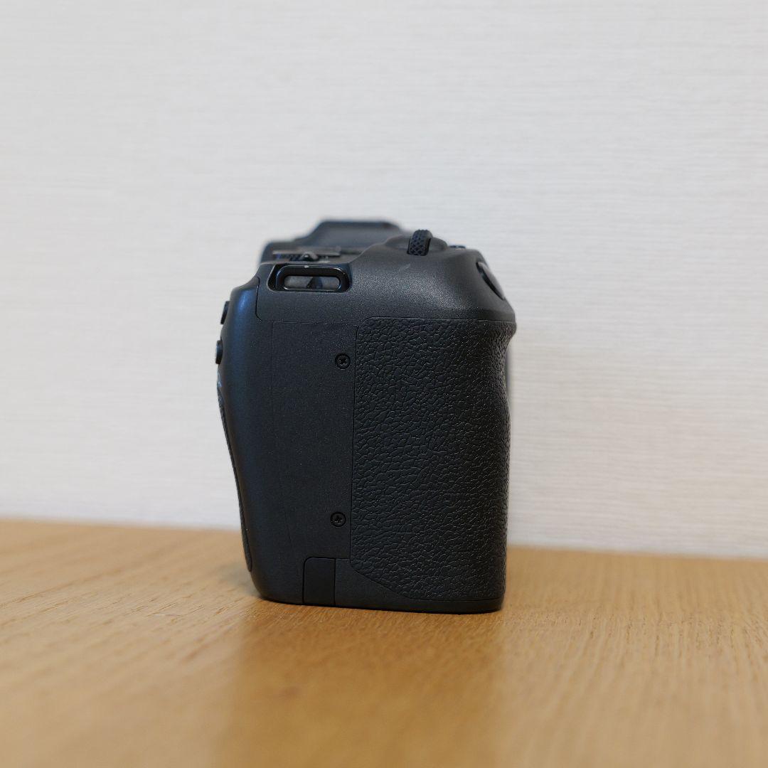 Canon EOS RP ミラーレスカメラ 本体と付属品