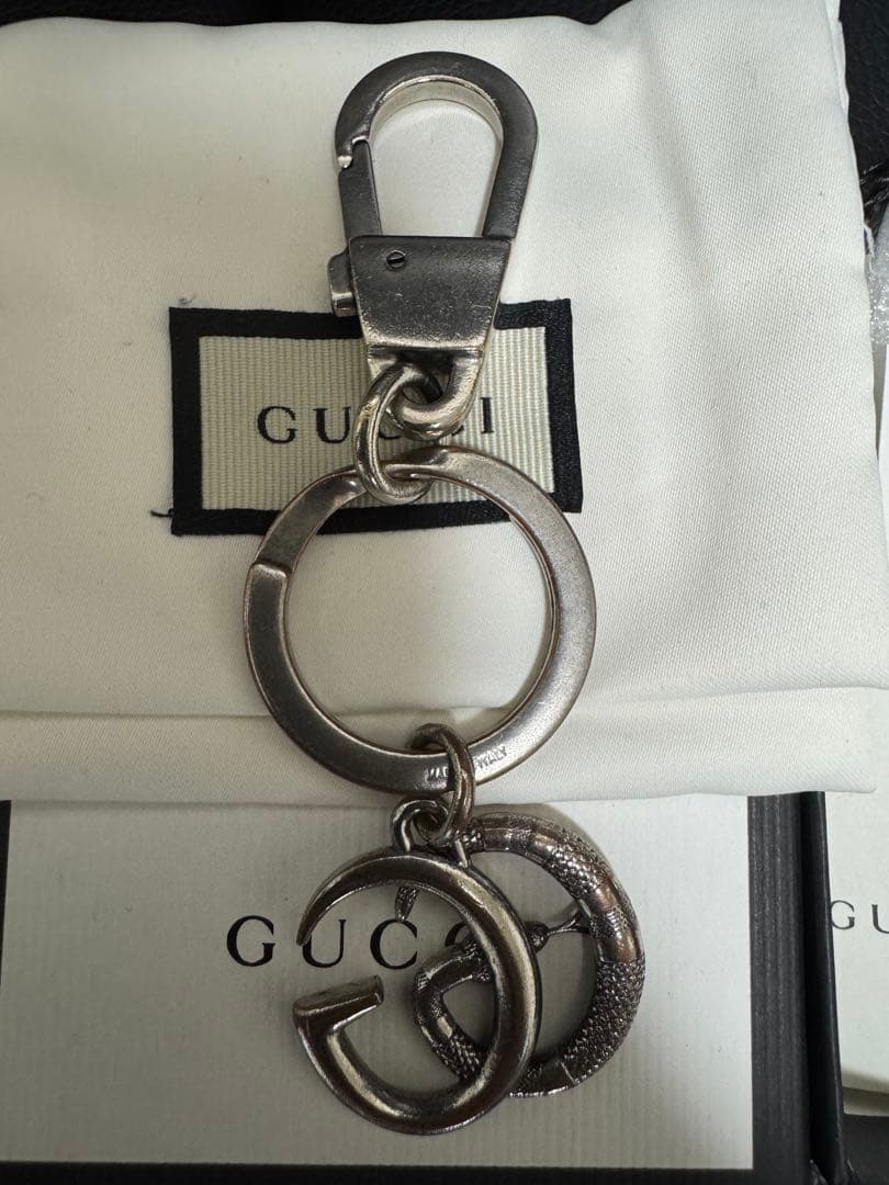 GUCCI シルバー GGロゴ キーホルダー