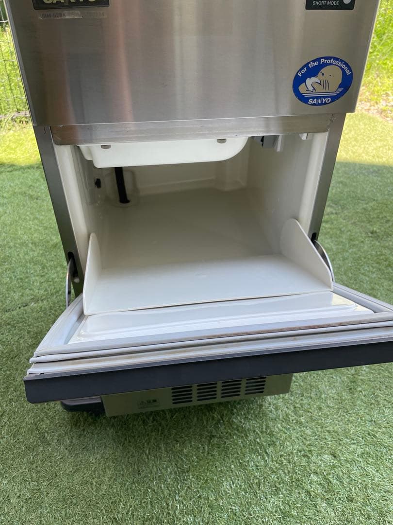 サンヨー ２５ｋｇ製氷機 ＳＩＭ－Ｓ２８Ａ