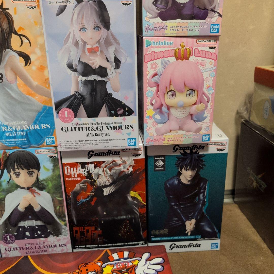 折りたたみテーブルとフィギュア20点セット