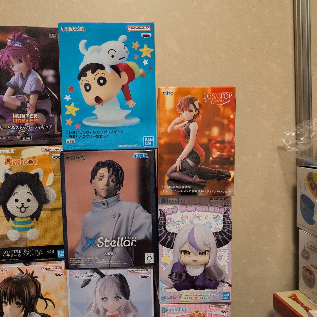 折りたたみテーブルとフィギュア20点セット