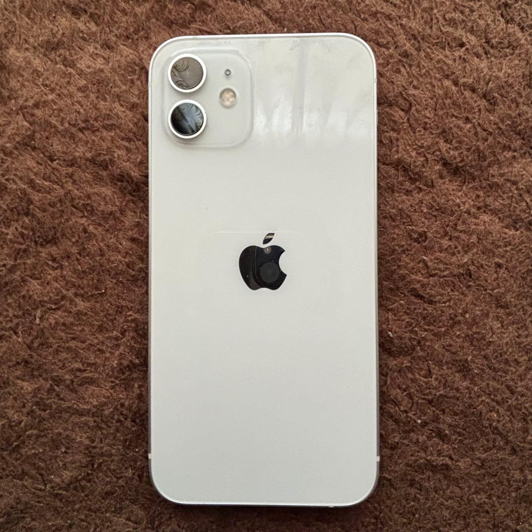 ホワイトiPhone 12 64GB