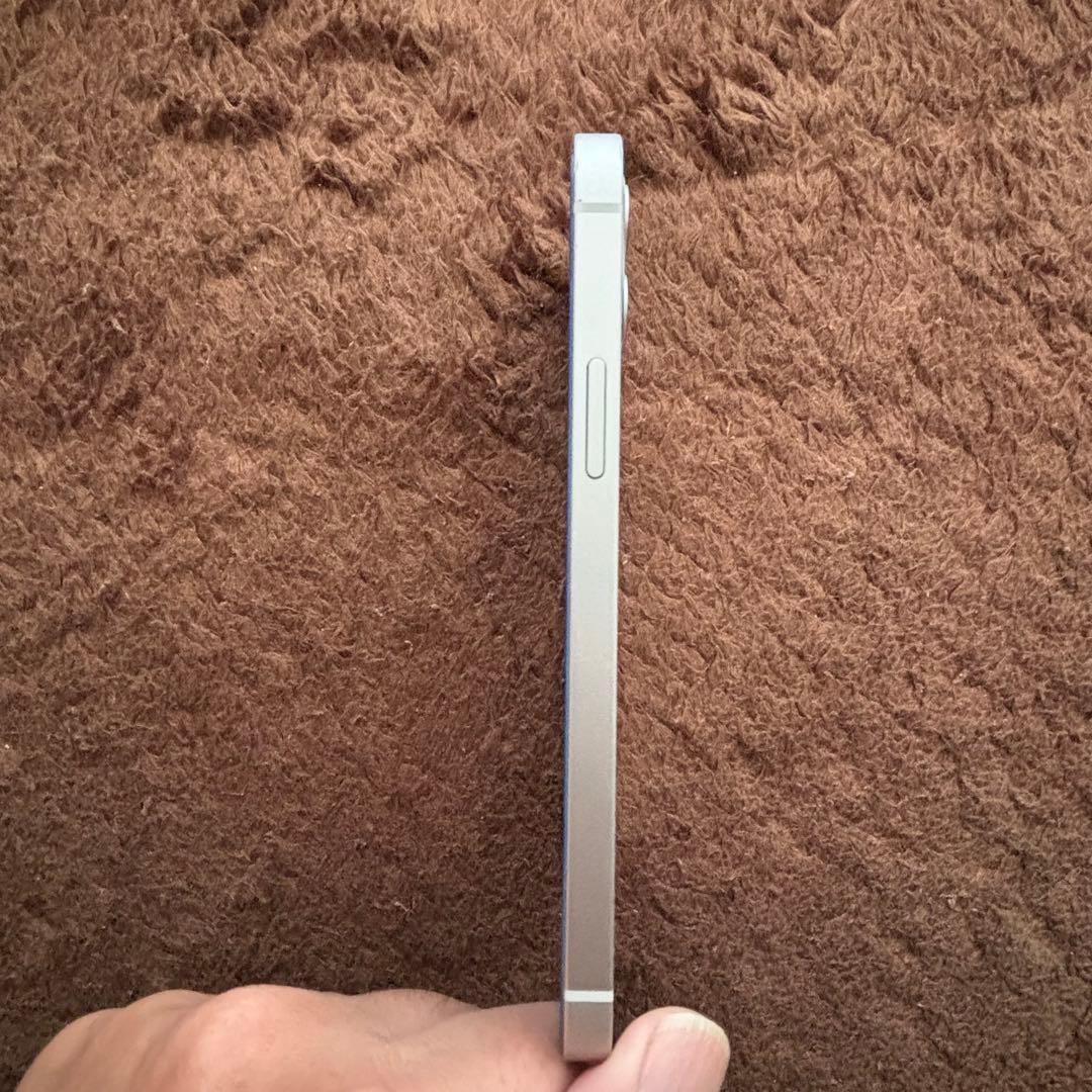 ホワイトiPhone 12 64GB