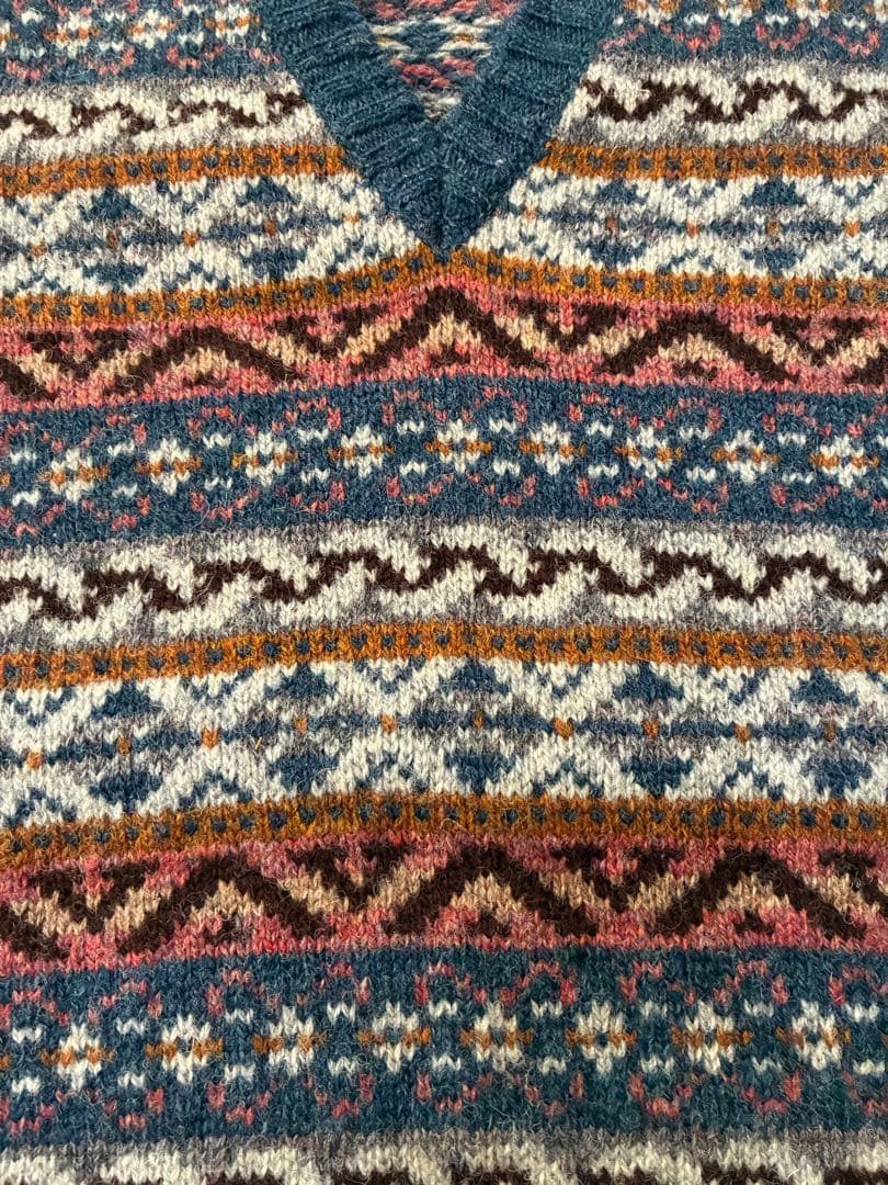 【美品】ジャミーソンズ（Jamieson's ）フェアアイル柄 ベスト