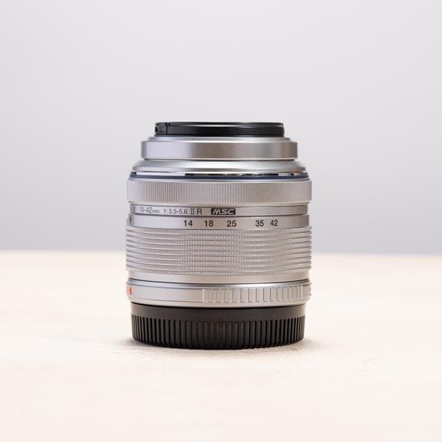 OLYMPUS M.ZUIKO DIGITAL 14-42mm Ⅱ R　シルバー