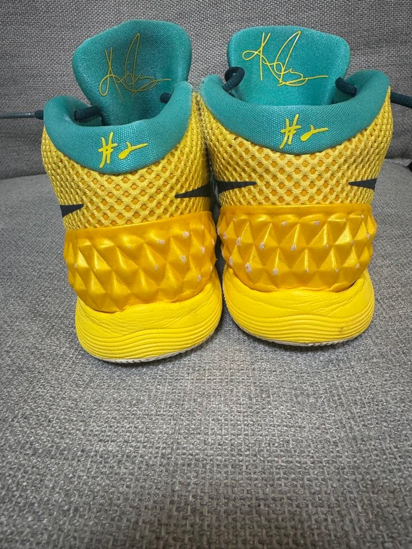 Nike Kyrie 1バスケットボールシューズ