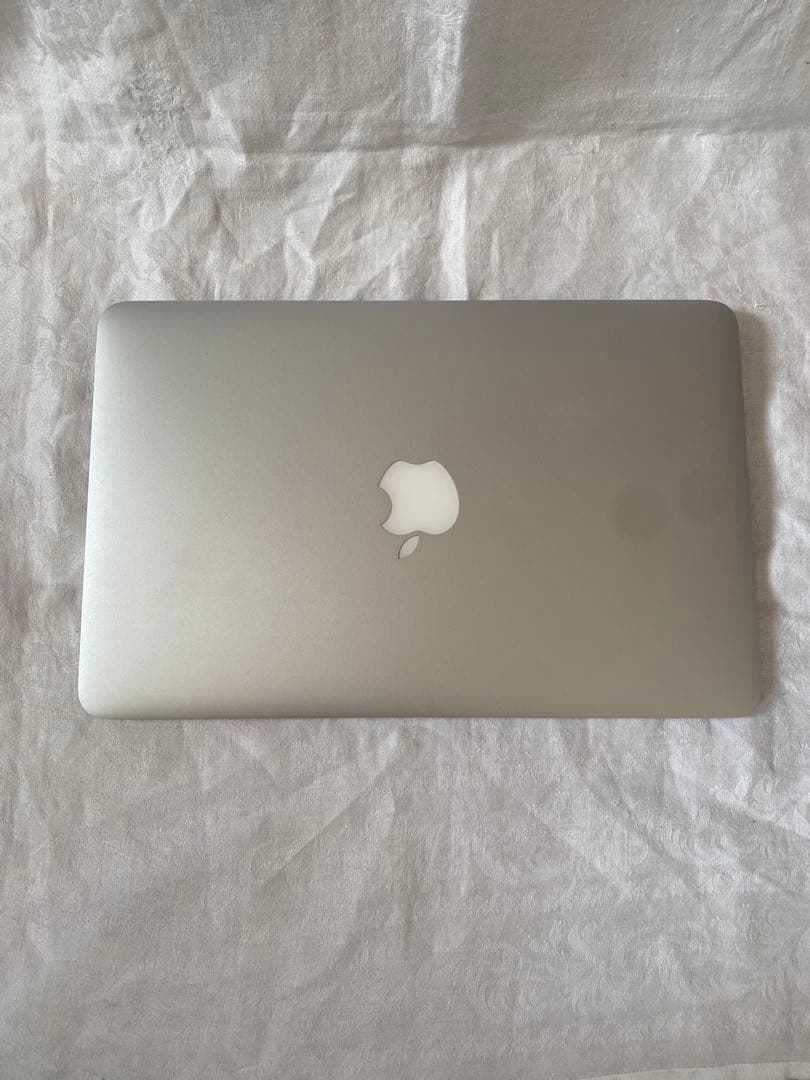 MacBook Air 11-inch A1465 初期化済み 充電器・箱付き