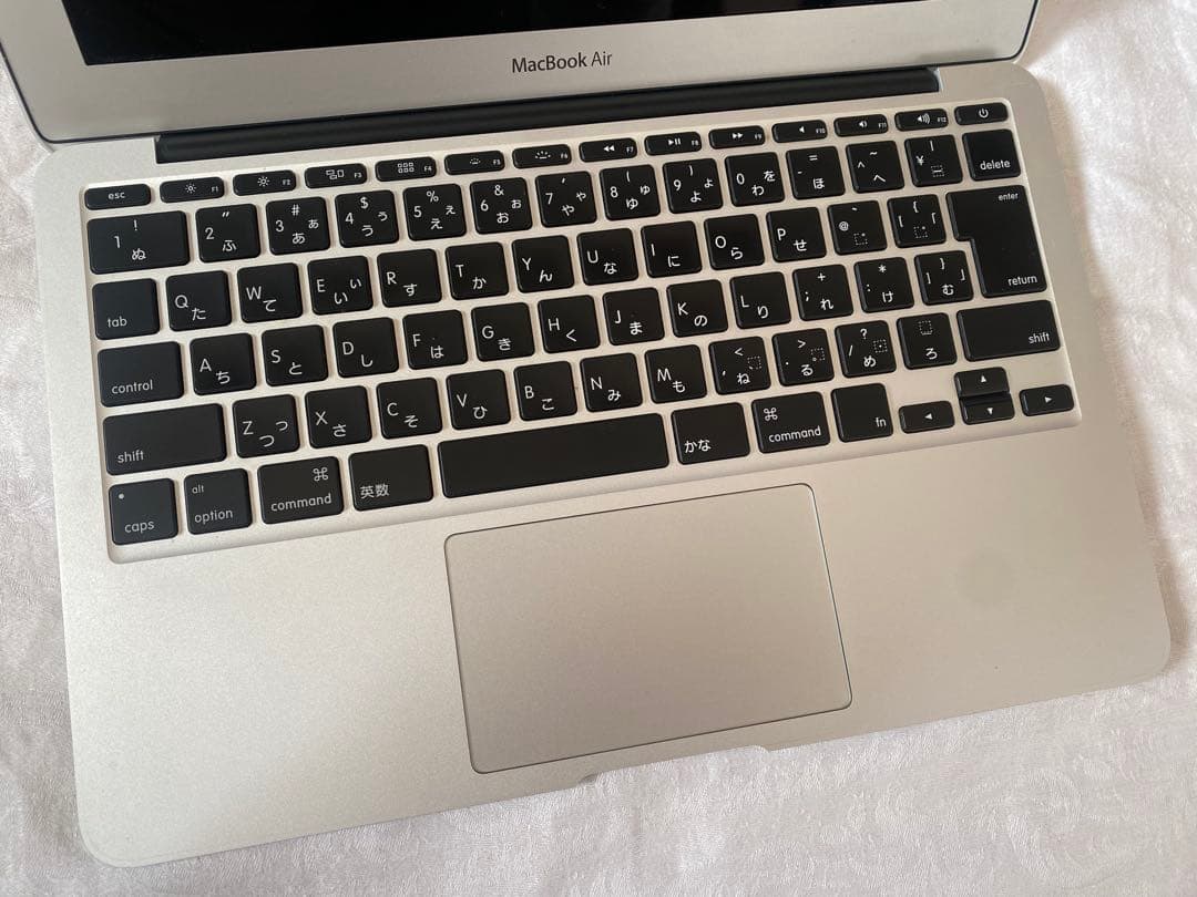 MacBook Air 11-inch A1465 初期化済み 充電器・箱付き