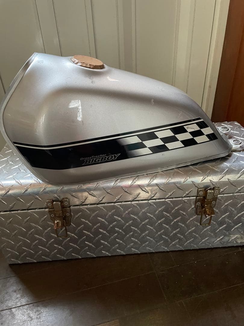 グラストラッカー　タンク