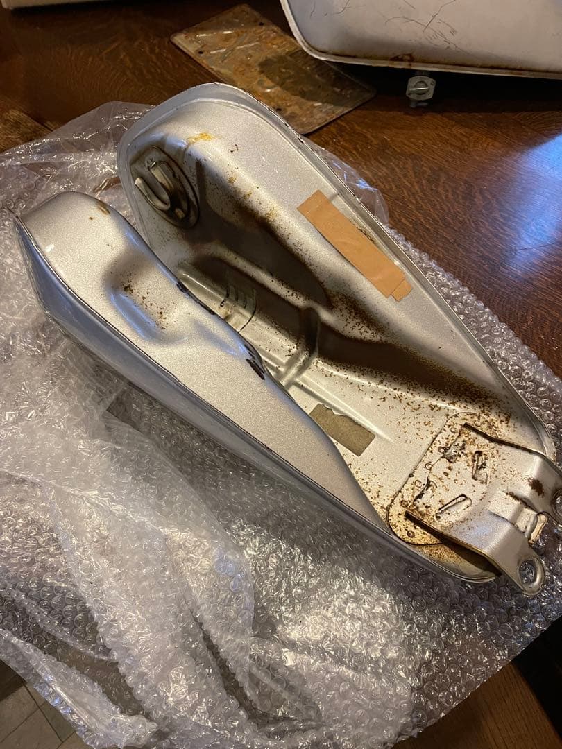 グラストラッカー　タンク