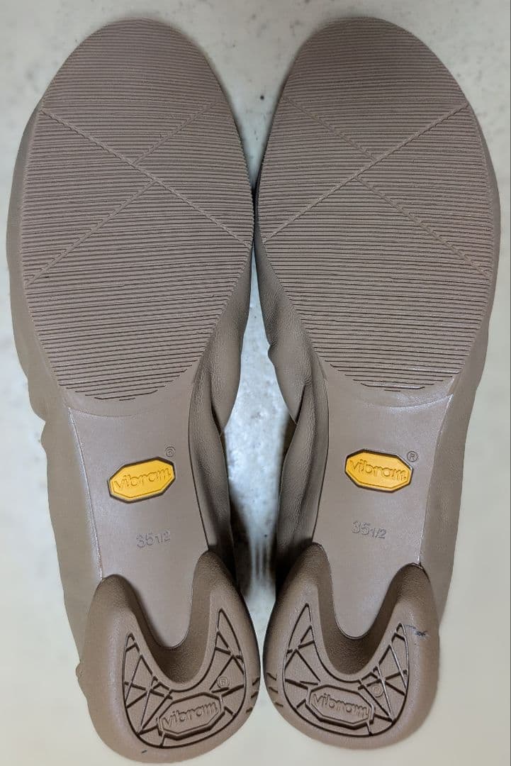 SHISEI ベージュ フラットシューズ