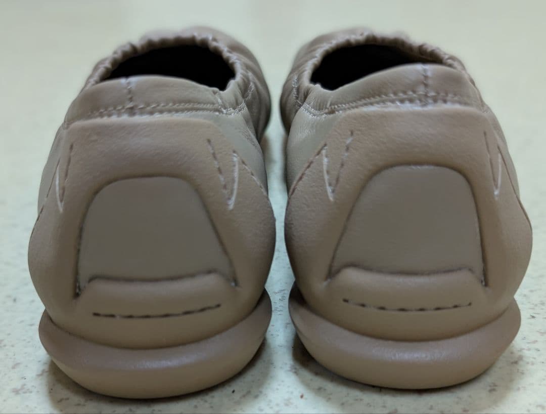 SHISEI ベージュ フラットシューズ