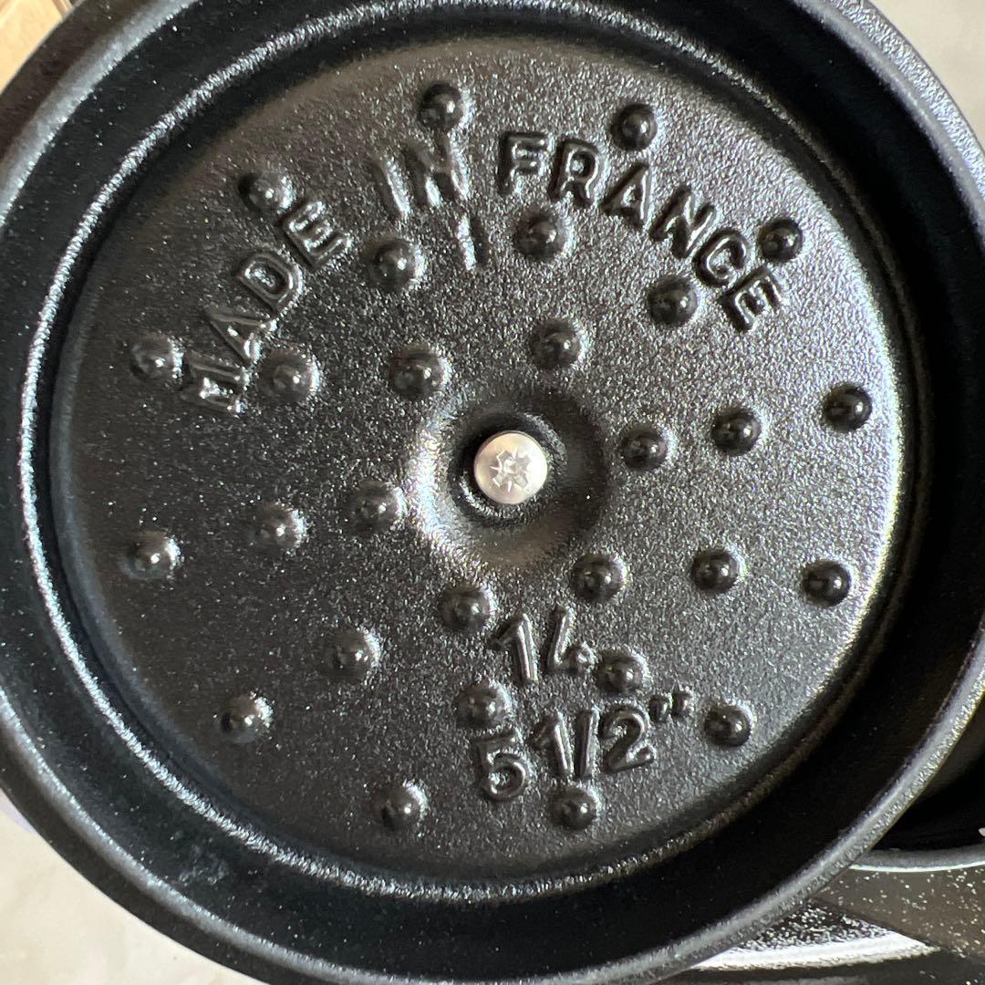 新品箱入りSTAUBストウブ ピコ・ココットラウンドカンパーニュ14ほうろう鋳鉄