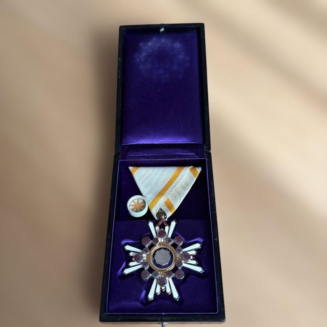 ラスカル勲五等瑞寶章 勲五等瑞宝章 勲章 旧日本軍 ケース付①②