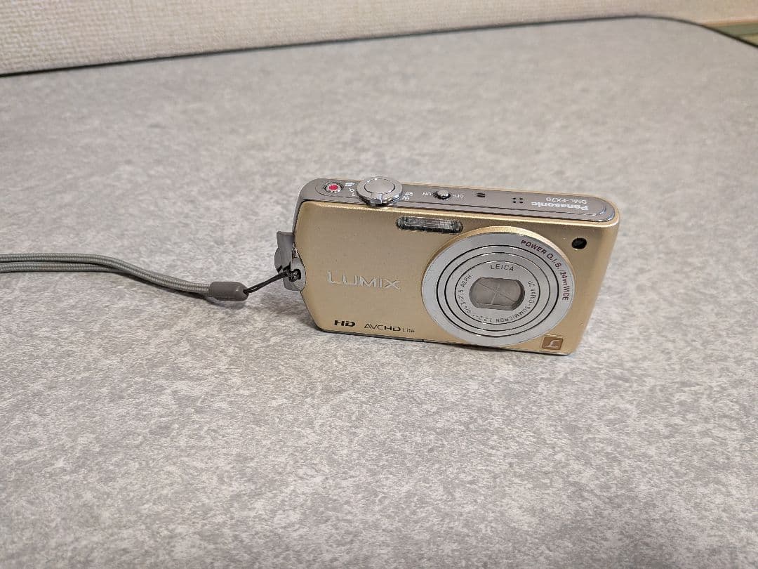 Panasonic LUMIX DMC-FX70 ゴールド
