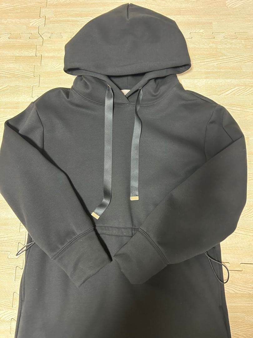 ジャスグリッティー　サイドドロストパーカーワンピース　黒　2