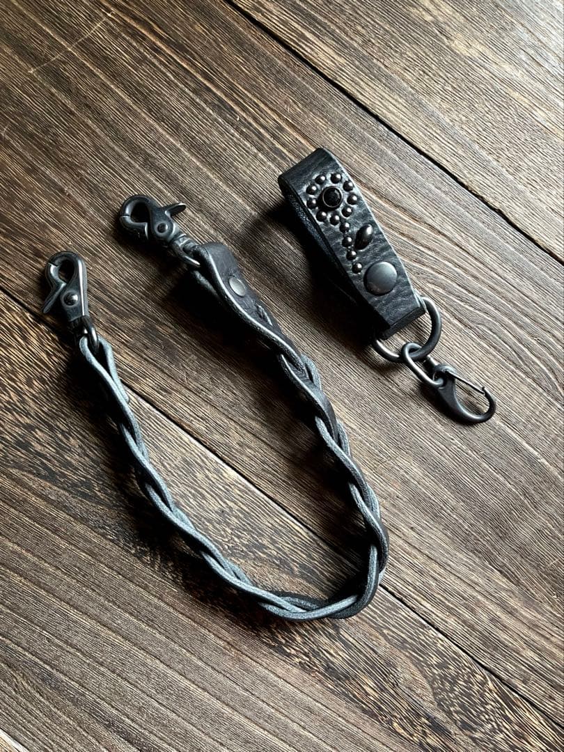 編み込みレザーウォレットコード　TYPEB シボ　黒染　HTC CALEE