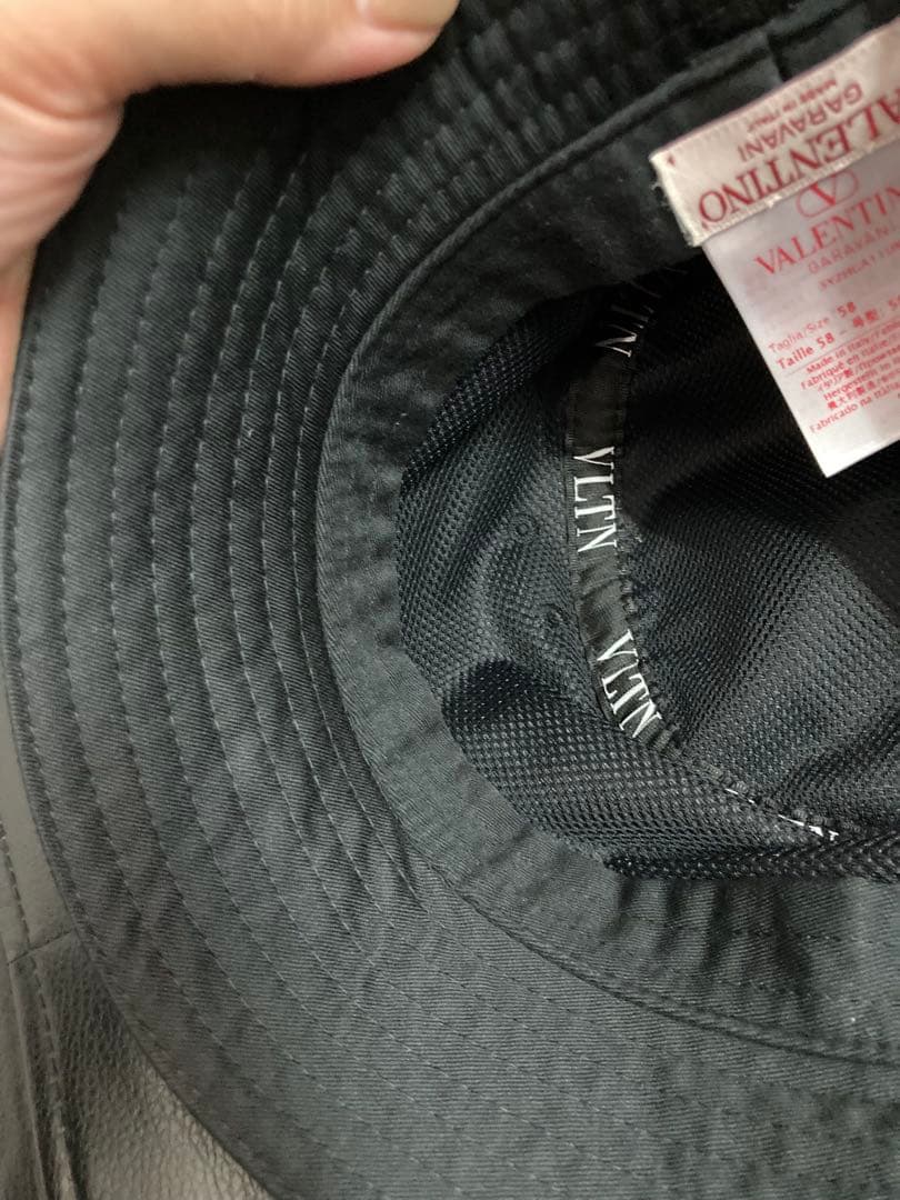 ヴァレンティノ・ガラヴァーニ　ロゴ　バケットハット 黒