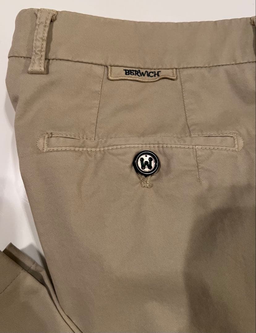 25年新作（通年）ベルウィッチBERWICH ノープリーツスリムパンツ50
