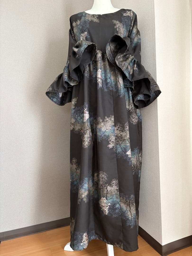 ★着物リメイク★　大島紬　フリル袖のゆったりワンピ　しっとり古典柄