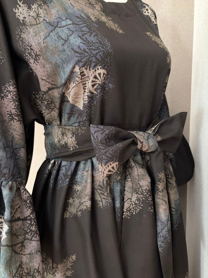 ★着物リメイク★　大島紬　フリル袖のゆったりワンピ　しっとり古典柄