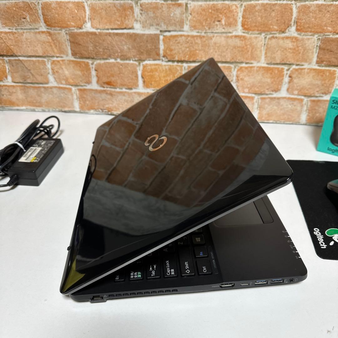 美品富士通 ノートPC RYZEN7 SSD256GBメモリ8GB Win11