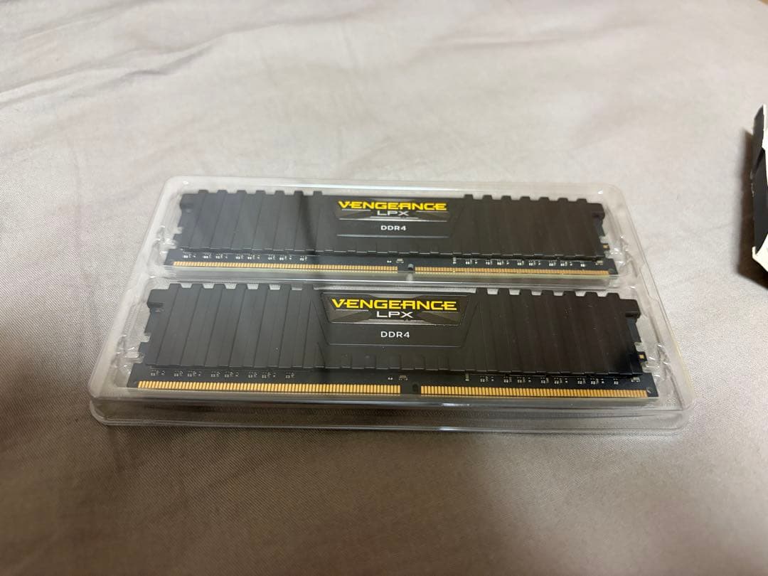 CORSAIR DDR4 16G(8 ✕ 2) 3200MHz