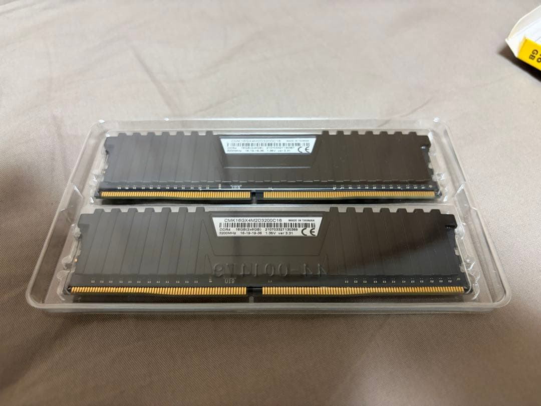 CORSAIR DDR4 16G(8 ✕ 2) 3200MHz